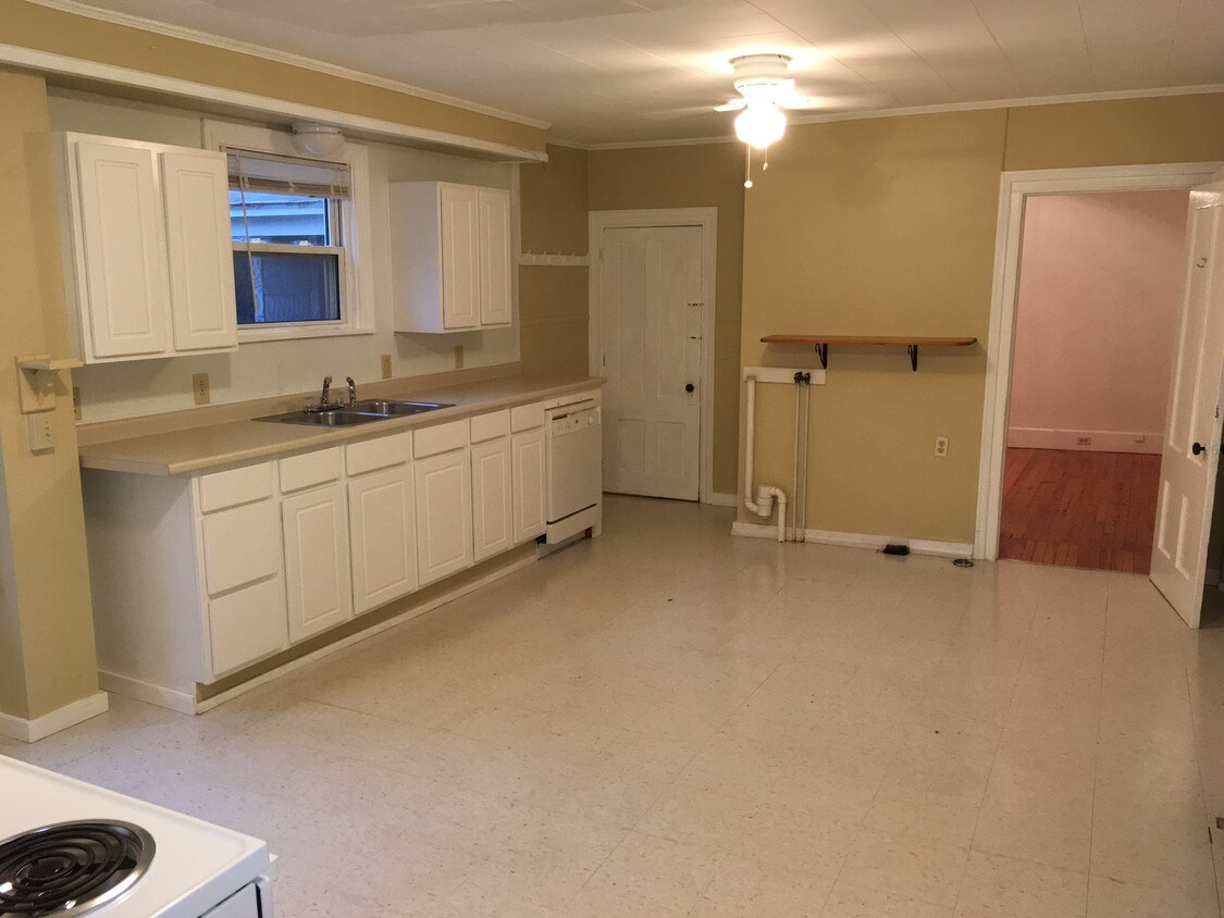 27 Waterville Rd, Skowhegan, ME 04976 Apartments in Skowhegan, ME