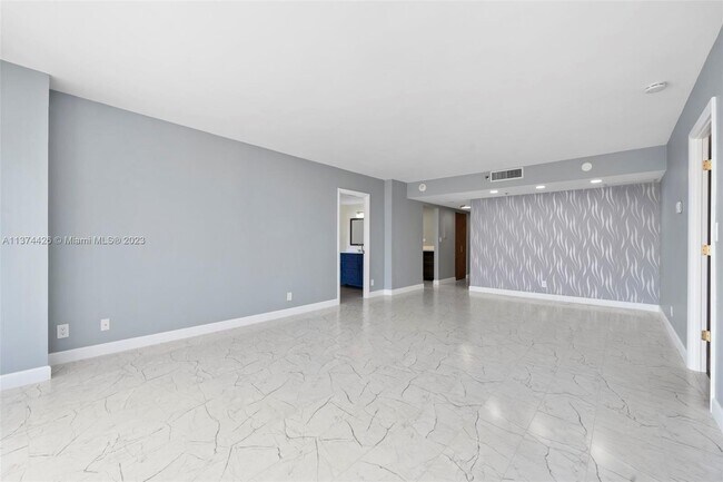 Foto del edificio - 20225 NE 34th Ct