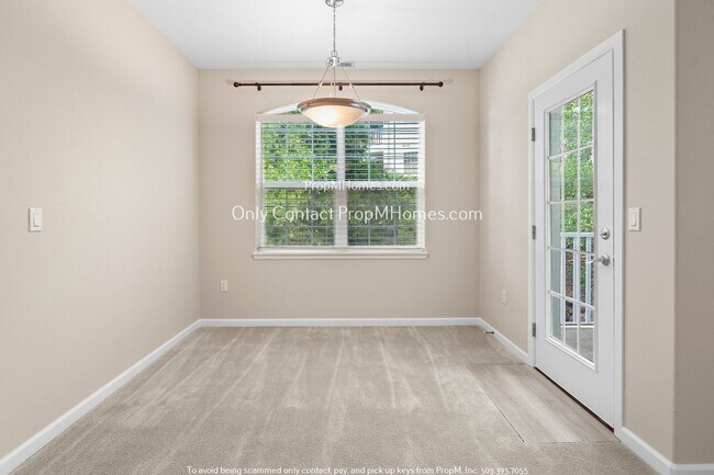 Building Photo - Elegant Condo with Dual Balconies and Spac...