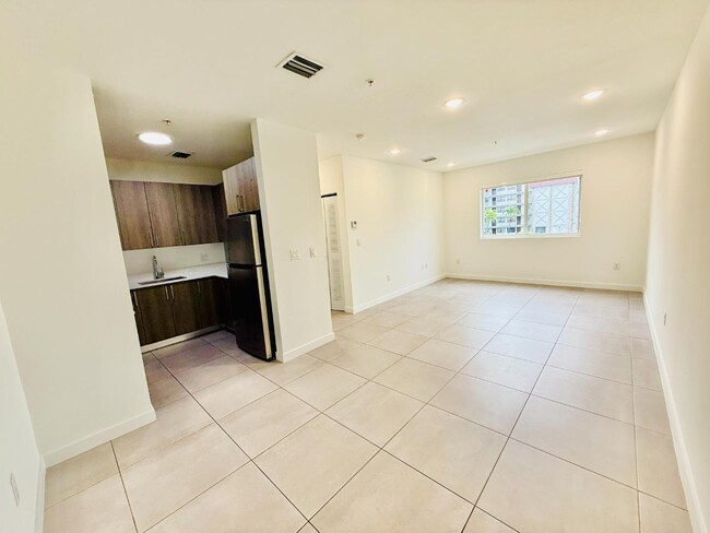 Building Photo - 1295 W 69th St