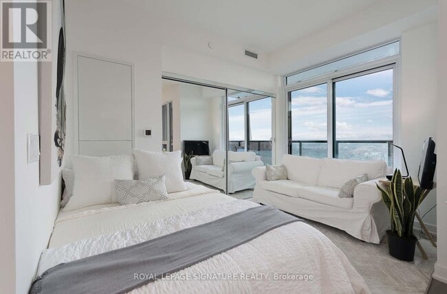 Building Photo - 117 Broadway Ave