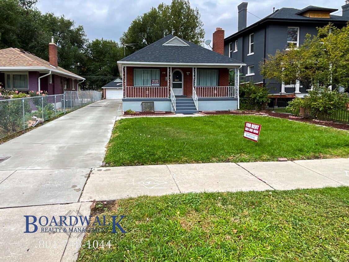 Photo - 1748 S Main St