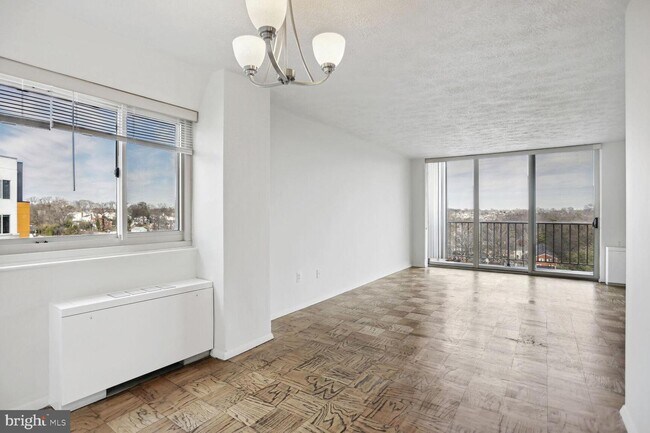 Foto del edificio - 4520 King St