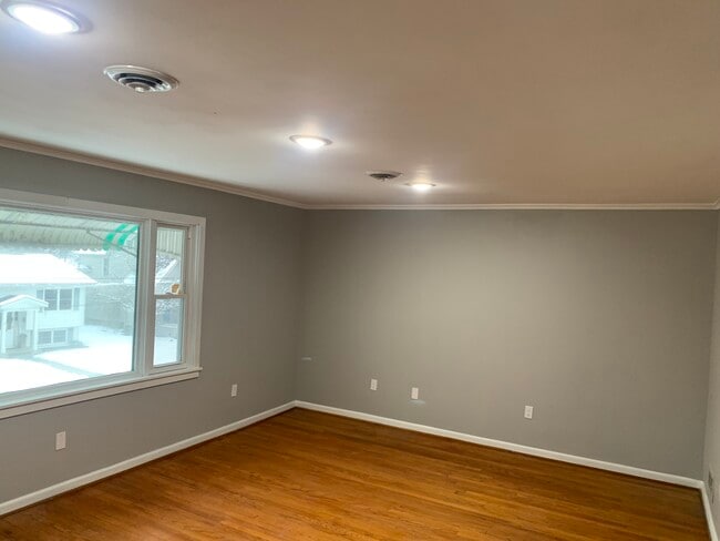 Building Photo - 413 Watauga Avenue Ext