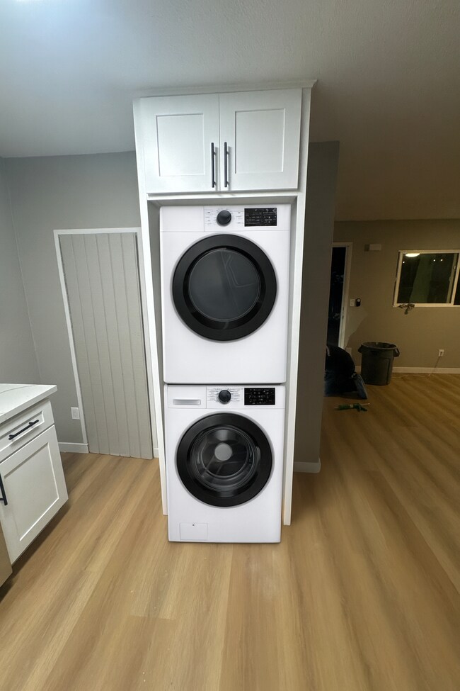 Foto del edificio - 14740 Perris Blvd