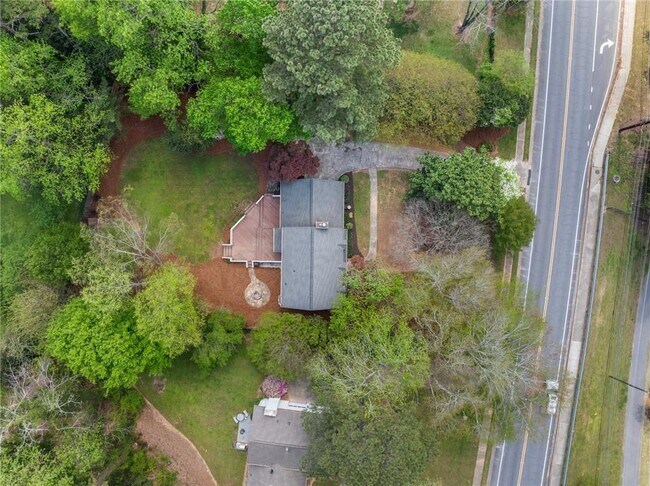 Building Photo - 632 Holt Rd NE