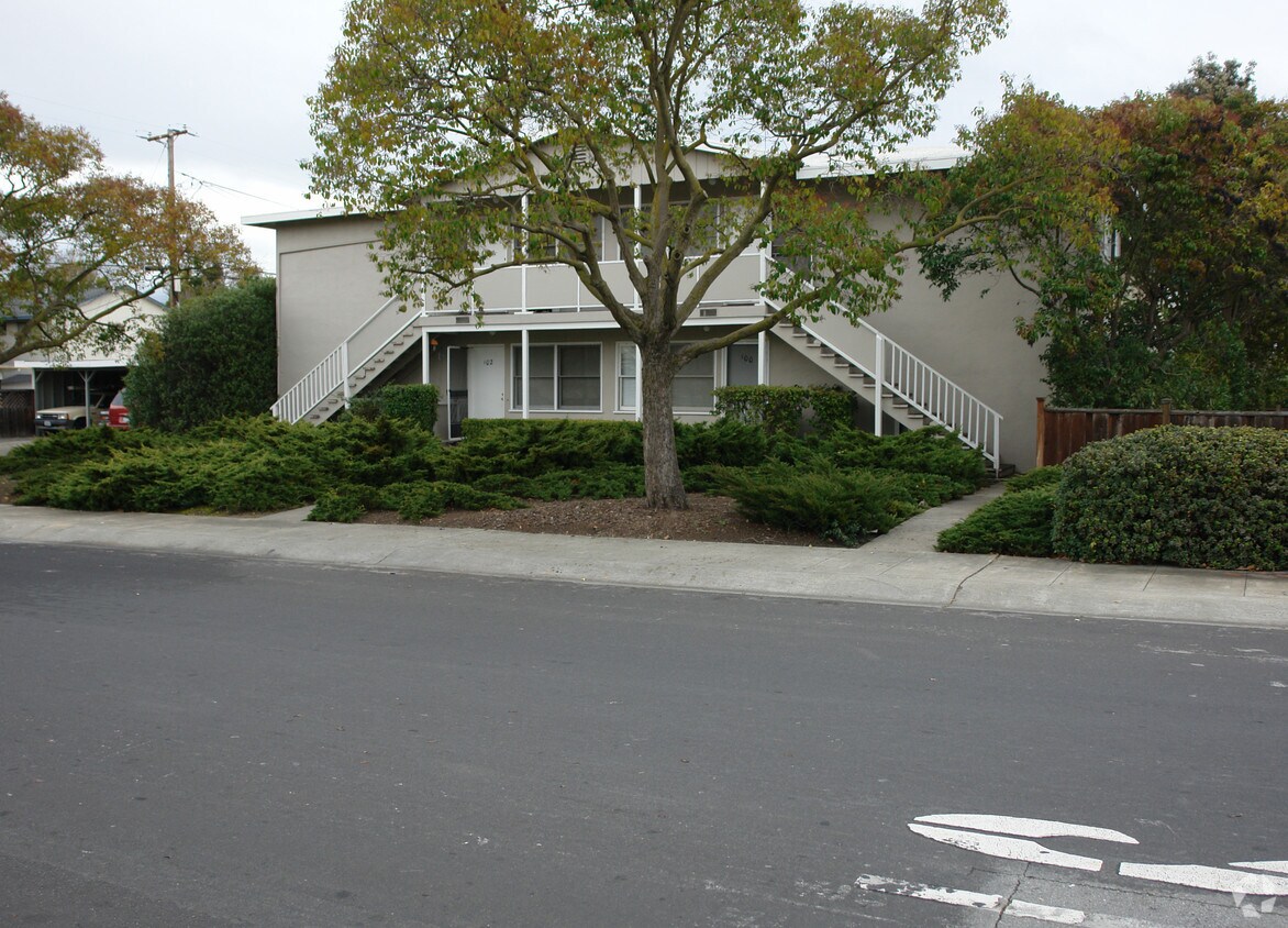 Primary Photo - 3007-3009 El Carmelo Ave