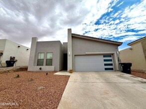 Building Photo - 12878 Clevedon St