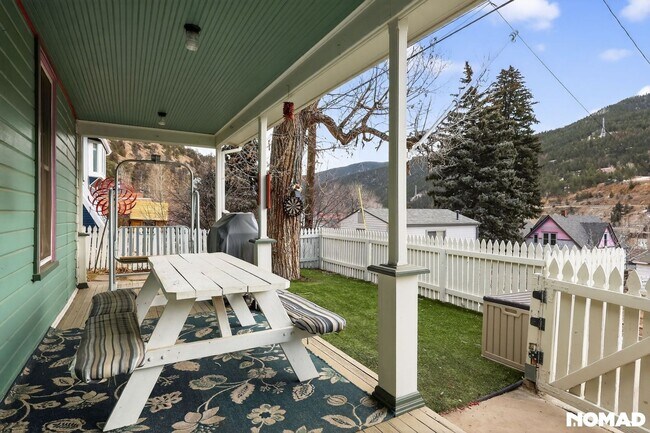 Building Photo - 1908 Wall St