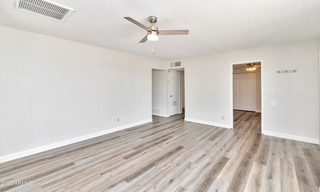 Foto del edificio - 8444 E Plaza Ave