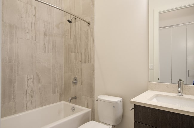 2nd Bath - 1625 N Milwaukee Ave