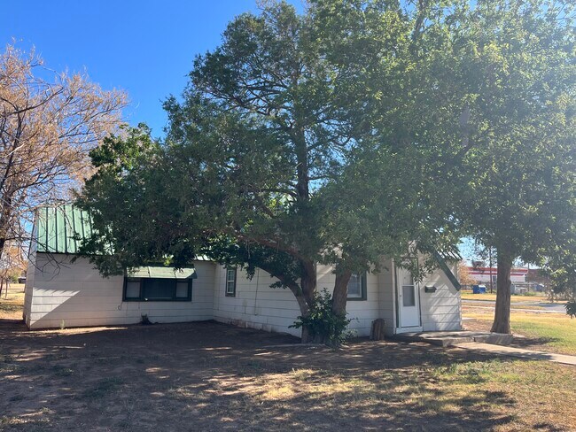 Building Photo - 301 Austin St