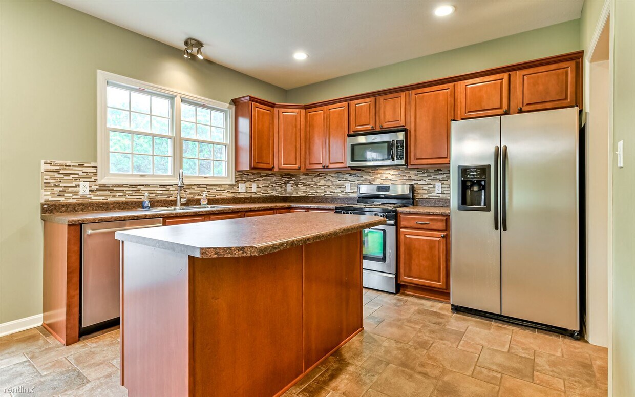 Foto principal - 369 Marshall Heights Dr