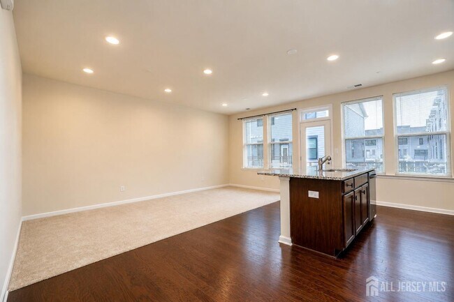 Building Photo - 605 Parker Blvd