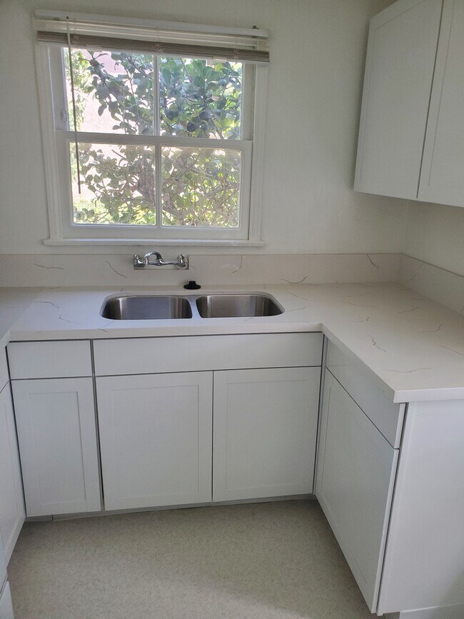 Foto del edificio - 231 W Olive St