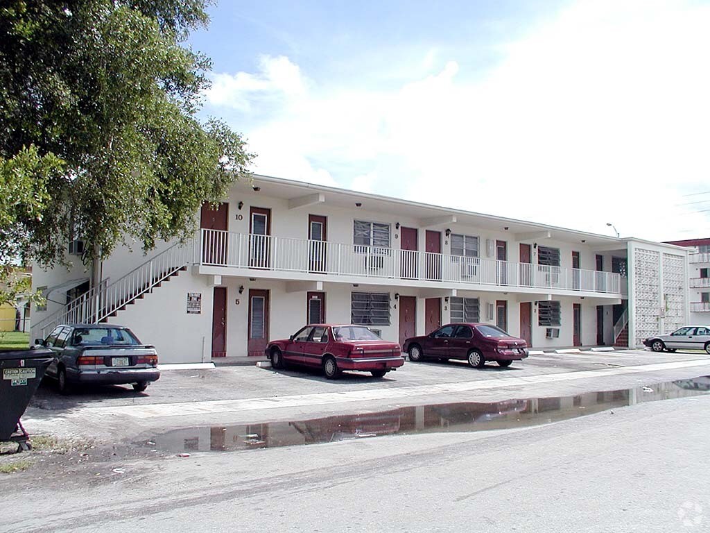 Main View 2 - Cedars Apartments