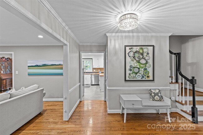 Foto del edificio - 2418 Ainsdale Rd