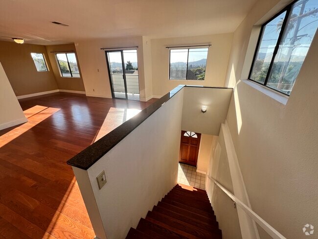 Main floor with open layout - 3161 Weldon Ave