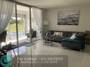 Foto del edificio - 565 Oaks Ln