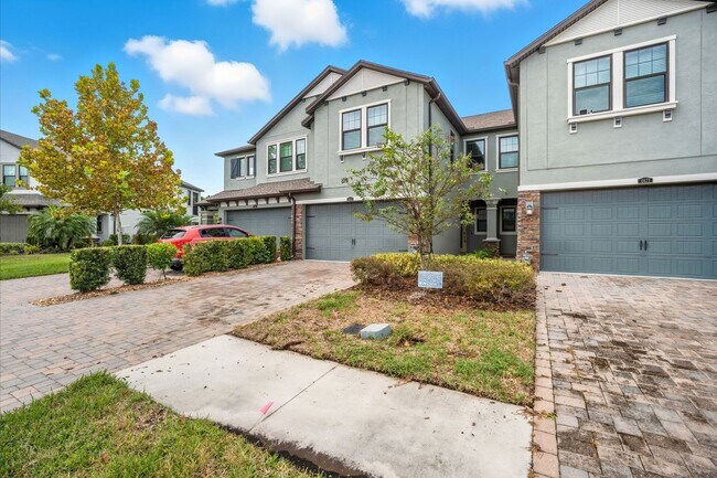Building Photo - Modern 3BR/2.5BA Townhome in Estancia – Re...