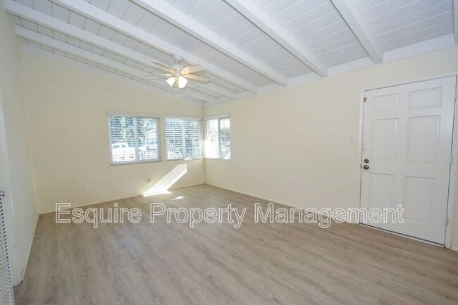 Foto del edificio - 4512 North St