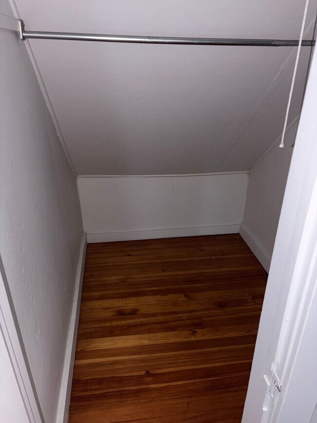 Foto del edificio - Cozy 1 Bed,1 Bath partially furnished apartment located in The Heart Of Elizabethtown!