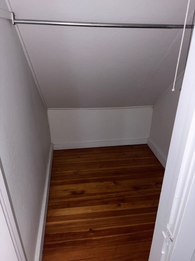 Building Photo - Cozy 1 Bed,1 Bath partially furnished apartment located in The Heart Of Elizabethtown!