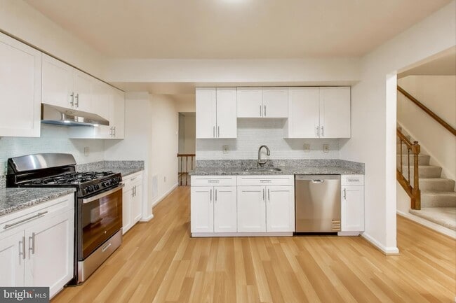 Photo - 18 Indian Hills Ct Townhome