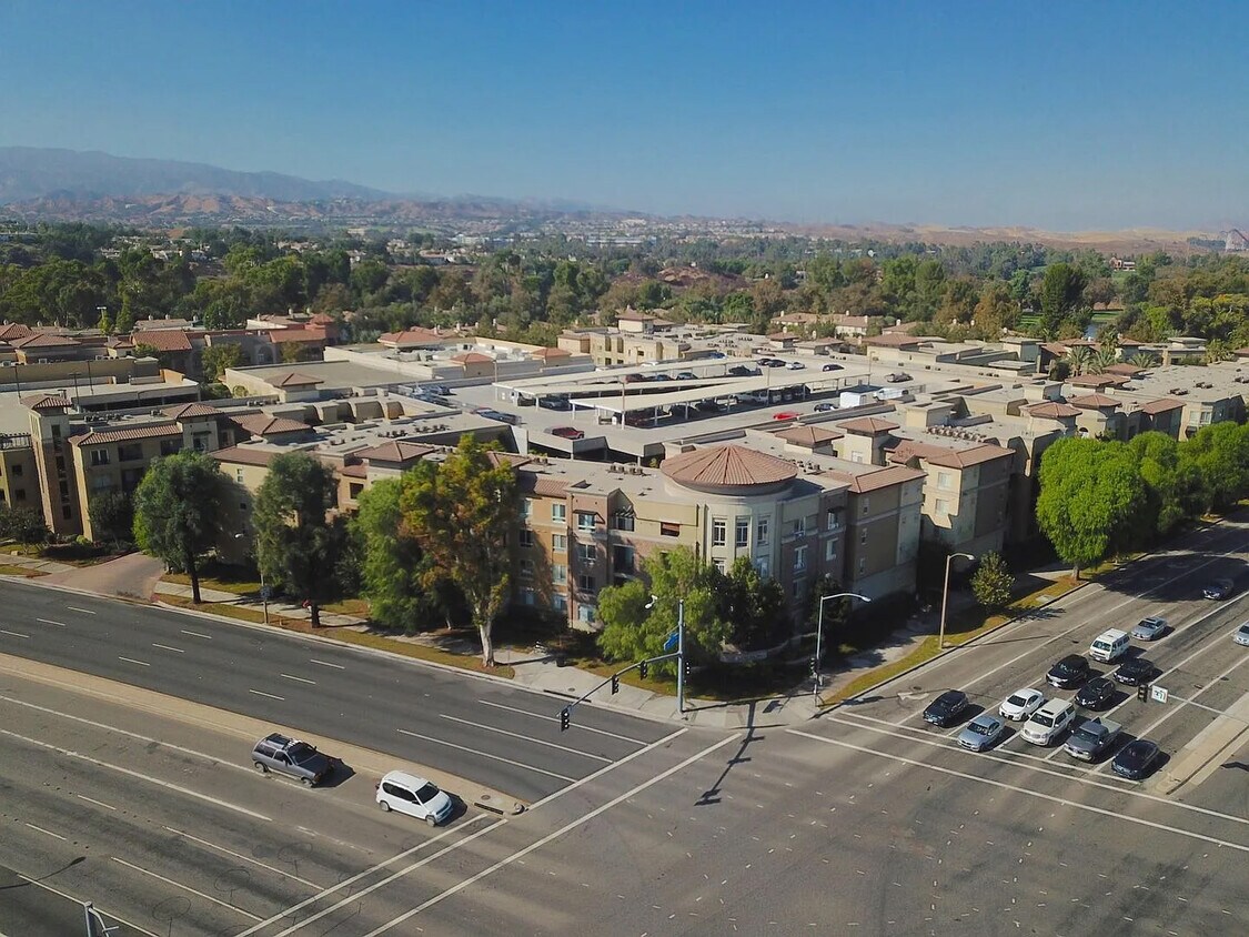 Primary Photo - 24585 Town Center Dr