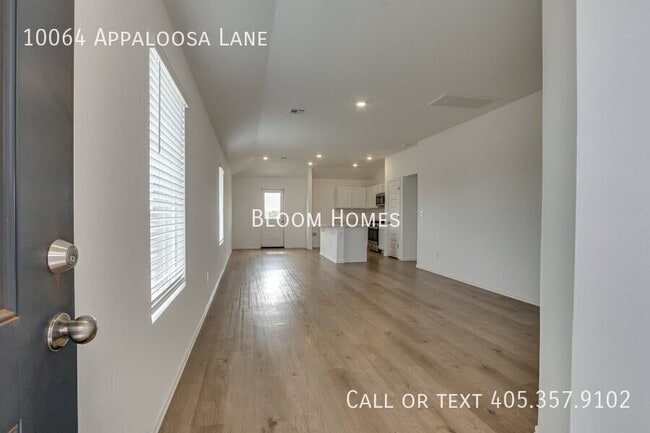 Building Photo - 10064 Appaloosa Ln