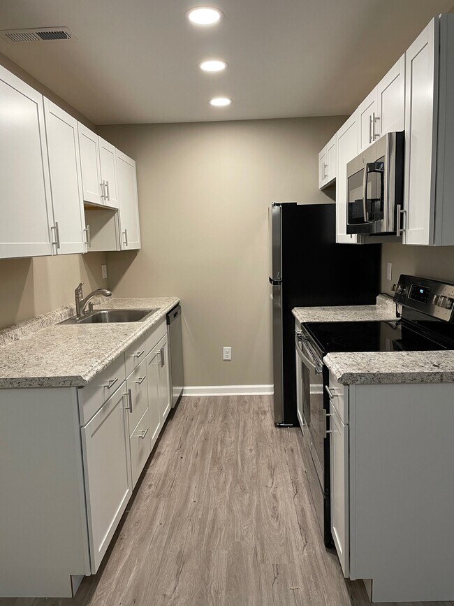 Kitchen - 12400 Brothers Ave