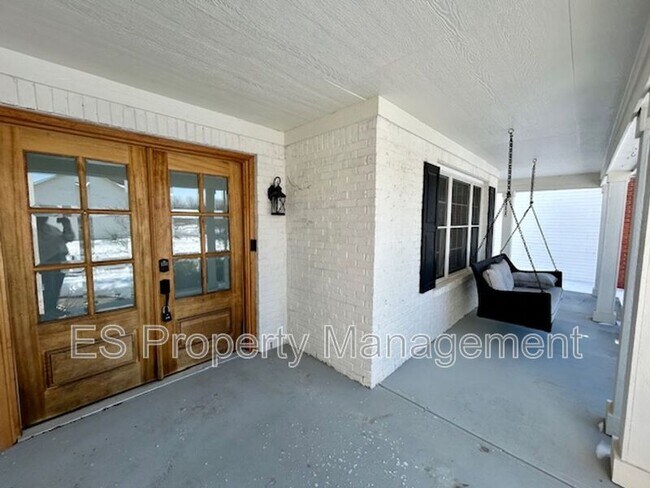 Foto del edificio - 18258 Benton Oak Dr