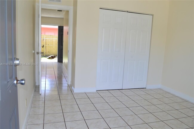 Building Photo - 701 SW 15th Ave