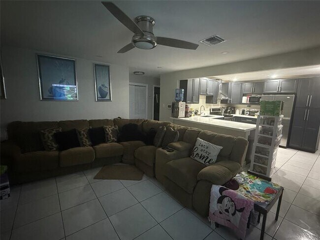 Foto del edificio - 2800 SW 9th St