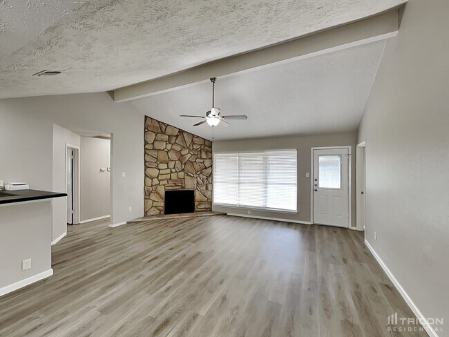 Foto del edificio - 14831 Waterside Dr