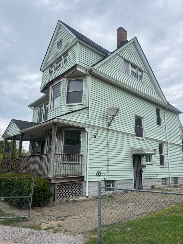 Building Photo - 1345 Addison Rd