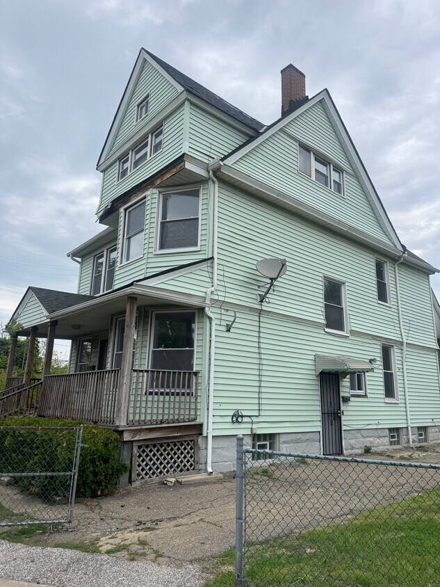 Foto del edificio - 1345 Addison Rd