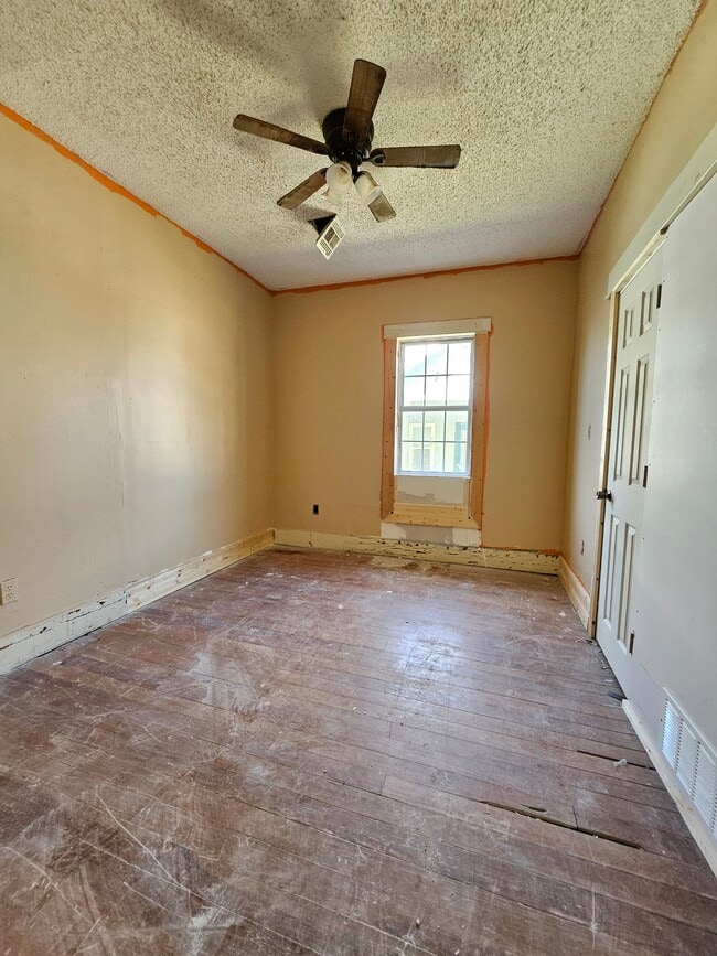 3rd Bedroom - 412 SW 28th St