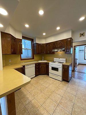 Building Photo - 1070 Bay Ridge Ave