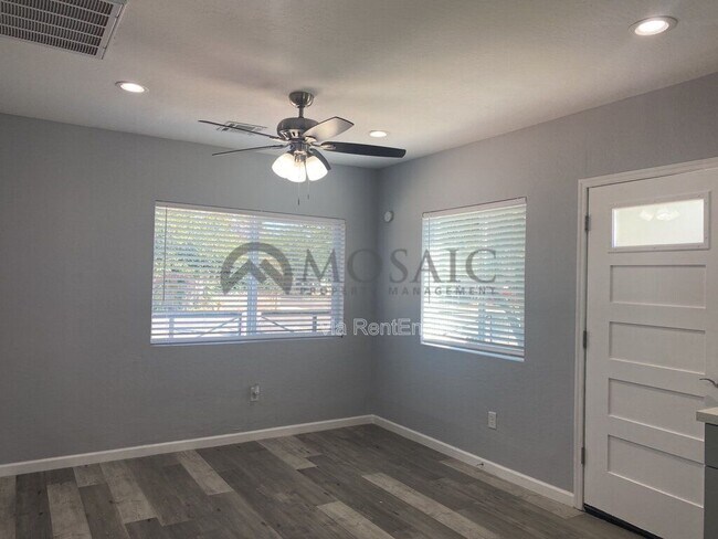 Foto del edificio - 257 E Oakland St