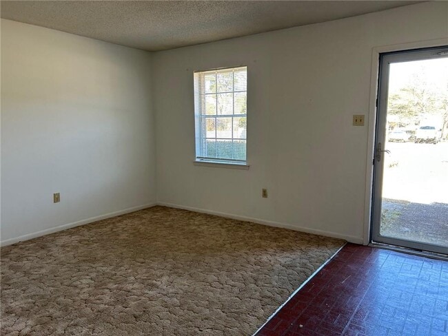 Building Photo - 5359 Emmett Dr