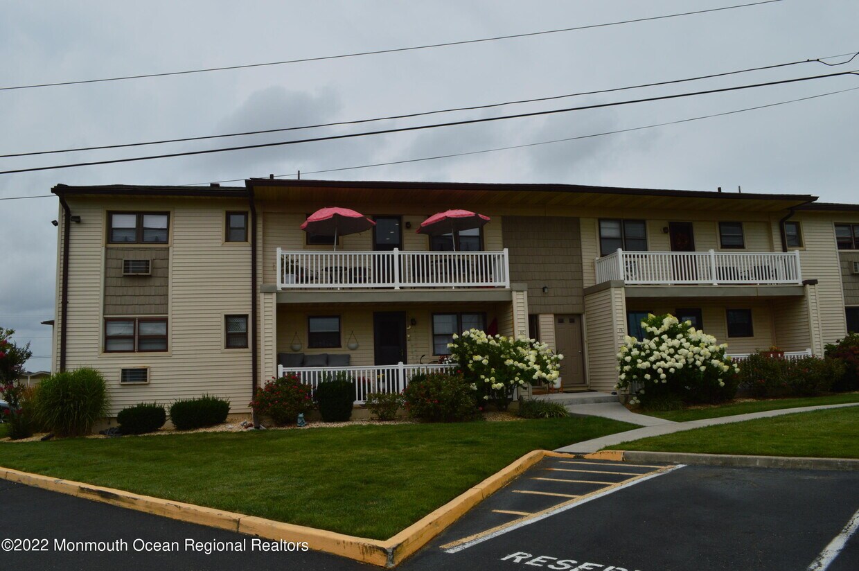 80 Wharfside Dr, Monmouth Beach, NJ 07750 Condo for Rent in Monmouth
