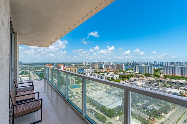 Foto del edificio - 16699 Collins Ave