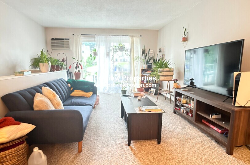 Foto principal - 73 Charlesbank Rd