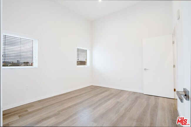 Foto del edificio - 8532 Cashio St