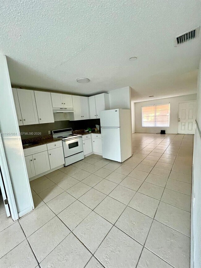 Foto del edificio - 3300 SE Fairmont St