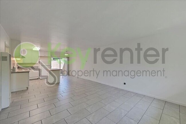 Foto del edificio - 6705 Greenback Ln