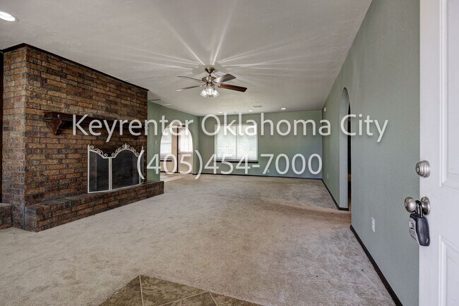 Foto del edificio - 10912 N Blackwelder Ave