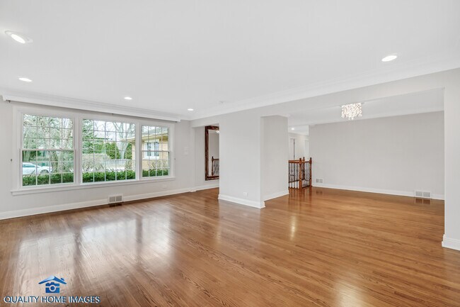 Foto del edificio - 335 Brookside Ln