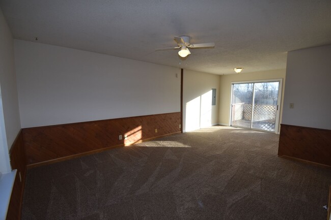 Building Photo - 3 Bedroom Pet Friendly Home For Rent!